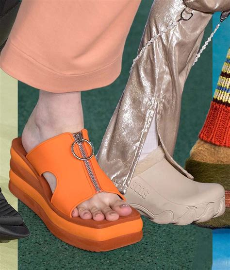 Balenciaga's, Crocs en andere lelijke schoenen die we dragen